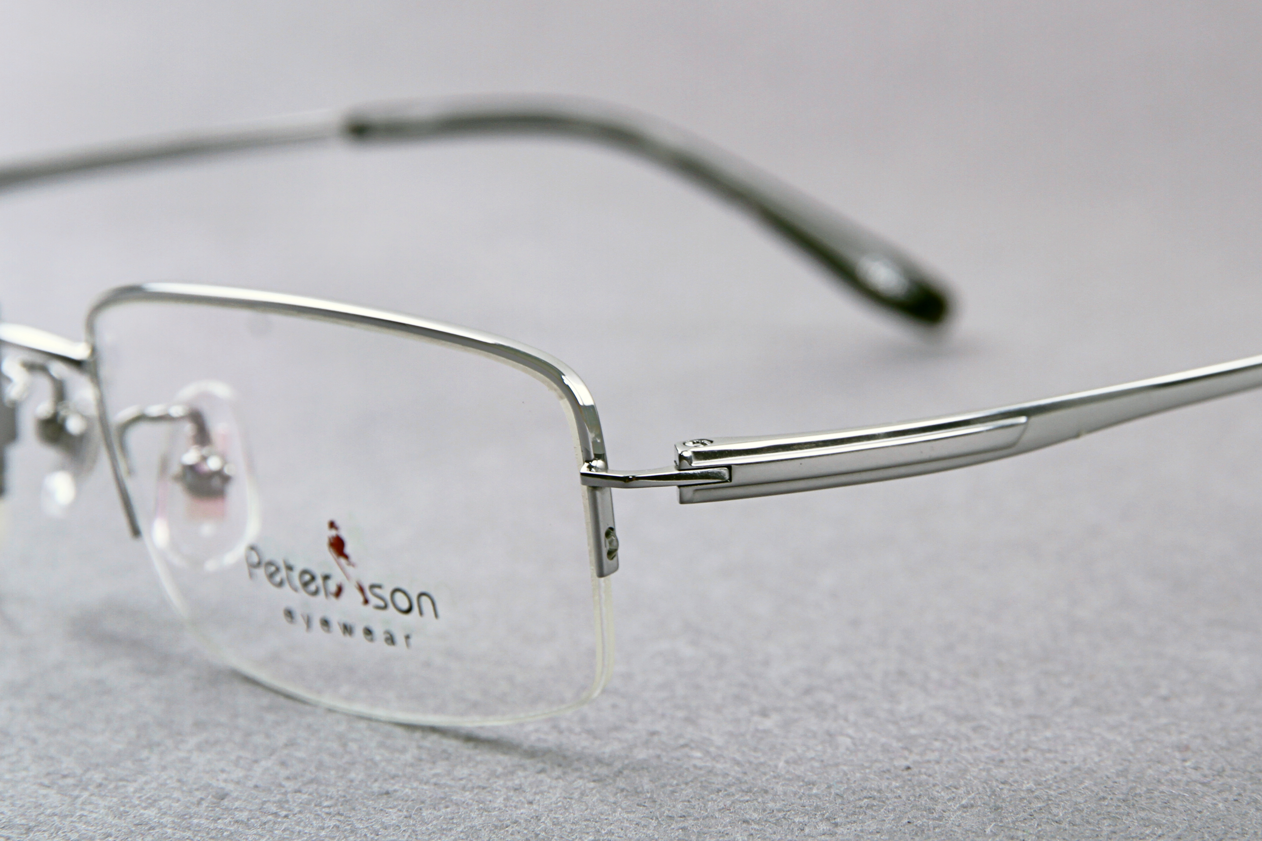 Giai Phap Cho Nhân Viên Van Phong Voi Kinh Can MongTai Kinh Can Sai Gon Giải Pháp Cho Nhân Viên Văn Phòng Với Kính Cận MỏngTại Kính Cận Sài Gòn