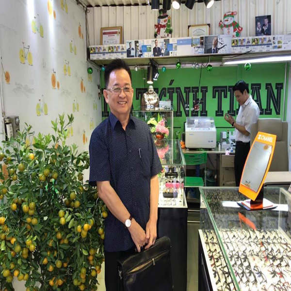 kinh-lao-gia-bao-nhieu Kính lão giá bao nhiêu