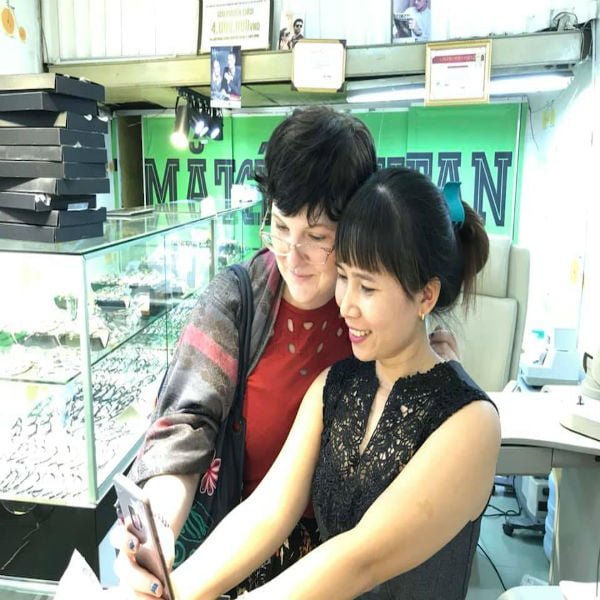Diem danh 05 uu diem noi bat trong kinh Hoya chong anh sang xanh