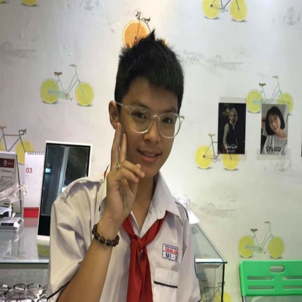 Lam-the-nao-de-nhan-biet-trieu-chung-can-thi-o-tre-em