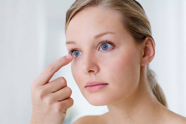 Kinh-ap-trong-can-loai-nao-tot-va-duoc-yeu-thich-nhat-hien-nay Kính áp tròng cận loại nào tốt và được yêu thích nhất hiện nay?