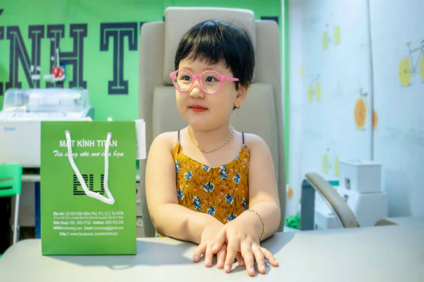 Cac-loai-kinh-deo-mat-nam-2019-co-nhieu-diem-khac-biet Các loại kính đeo mắt năm 2019 có nhiều điểm khác biệt