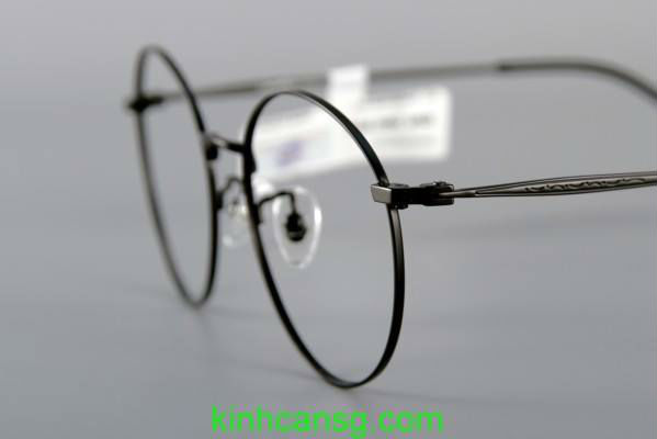 Trung bình, người bị cận thị thường phải đi khám mắt 2 lần mỗi năm để theo dõi độ cận
