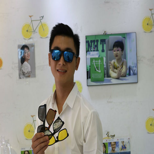 Kham-pha-4-mau-kinh-can-chong-choi-duoc-yeu-thich-nhat-hien-nay Khám phá 4 mẫu kính cận chống chói được yêu thích nhất hiện nay