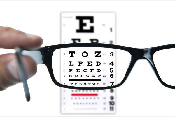 Mổ cận thị là sự can thiệp về y khoa để điều trị dứt điểm tật khúc xạ mắt