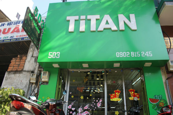 TiTan là nơi cung cấp kính áp tròng màu chất lượng, chính hãng hàng đầu TP HCM hiện nay