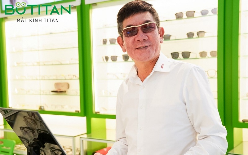 Mắt kính BUTITAN