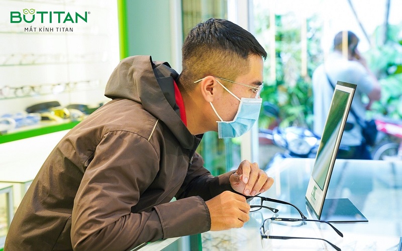 Hàn gọng kính titan TPHCM