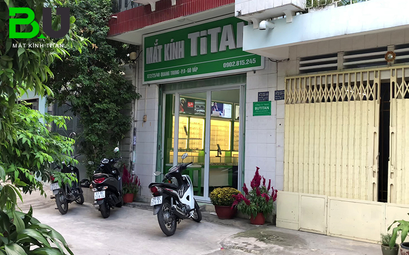 kinh-can-thay-doi-mau kinh-can-thay-doi-mau-1905