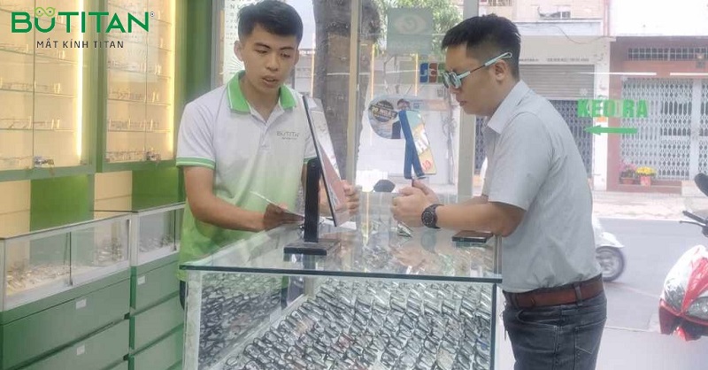 kinh-doi-mau-khi-ra-nang-co-tot-khong