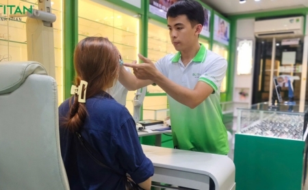 deo-kinh-can-moi-bi-chong-mat deo-kinh-can-moi-bi-chong-mat