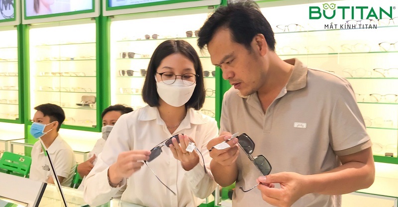 Mắt kính BUTITAN